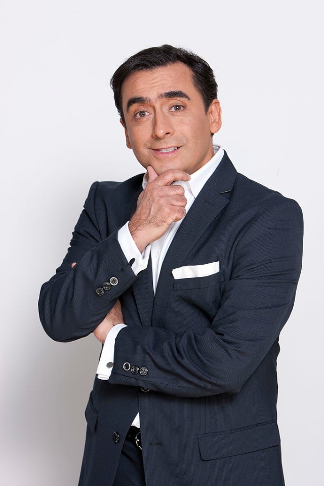 Adal Ramones - Professional Headshot