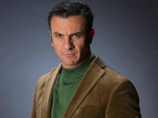 Alejandro Ávila - Professional Headshot
