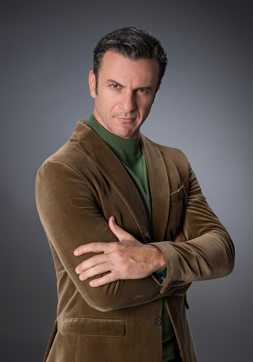 Alejandro Ávila - Professional Headshot