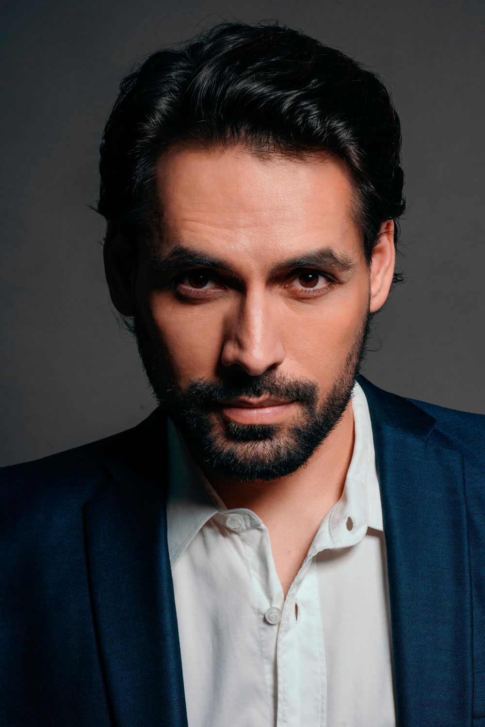 ALEJANDRO OLIVA - Professional Headshot
