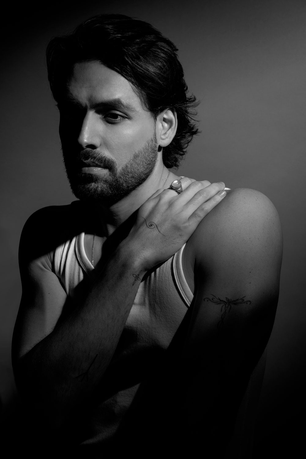 ALEJANDRO OLIVA - Professional Headshot