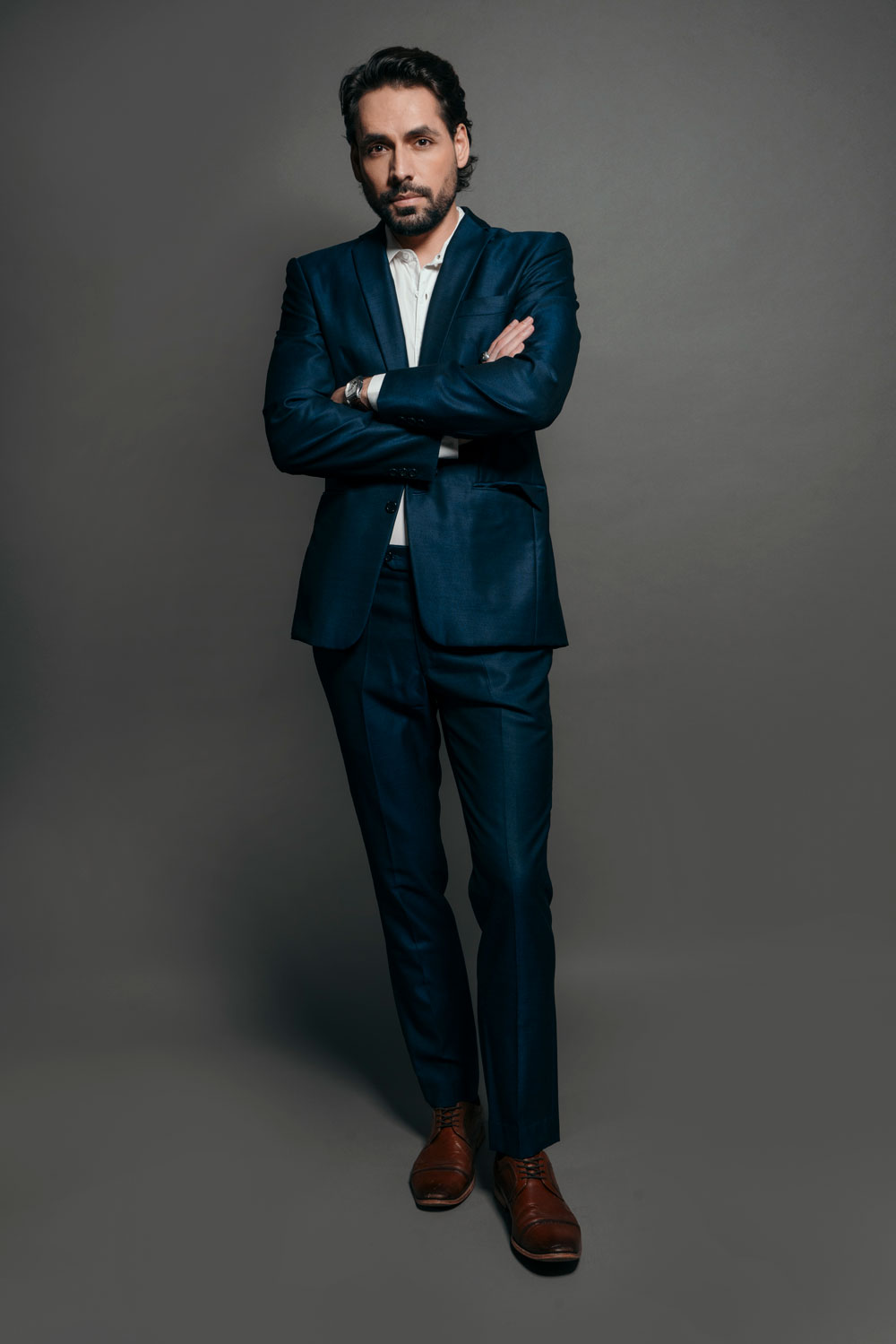ALEJANDRO OLIVA - Professional Headshot