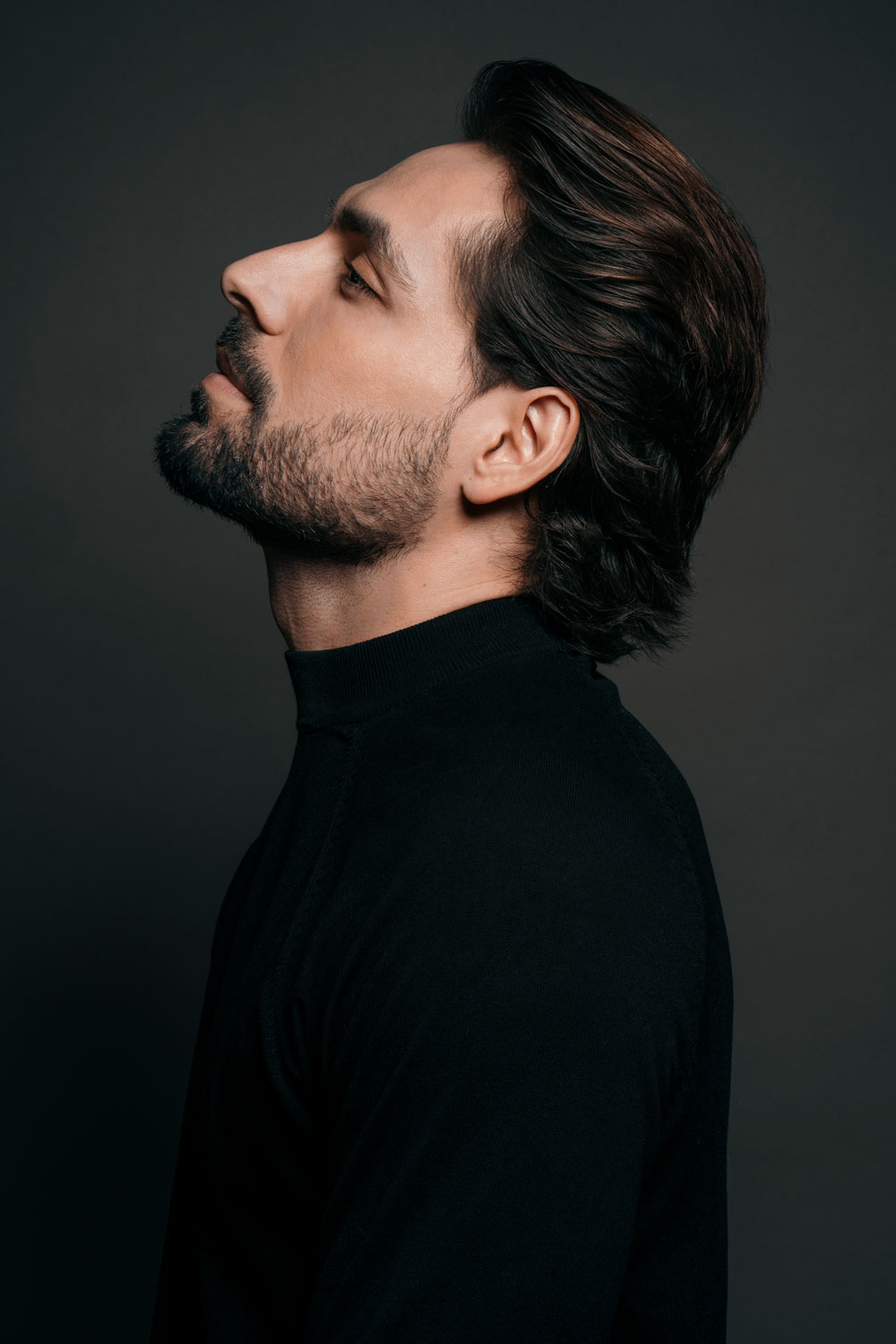 ALEJANDRO OLIVA - Professional Headshot