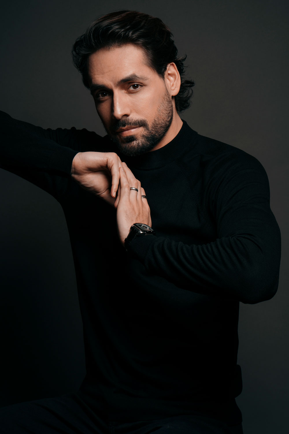 ALEJANDRO OLIVA - Professional Headshot