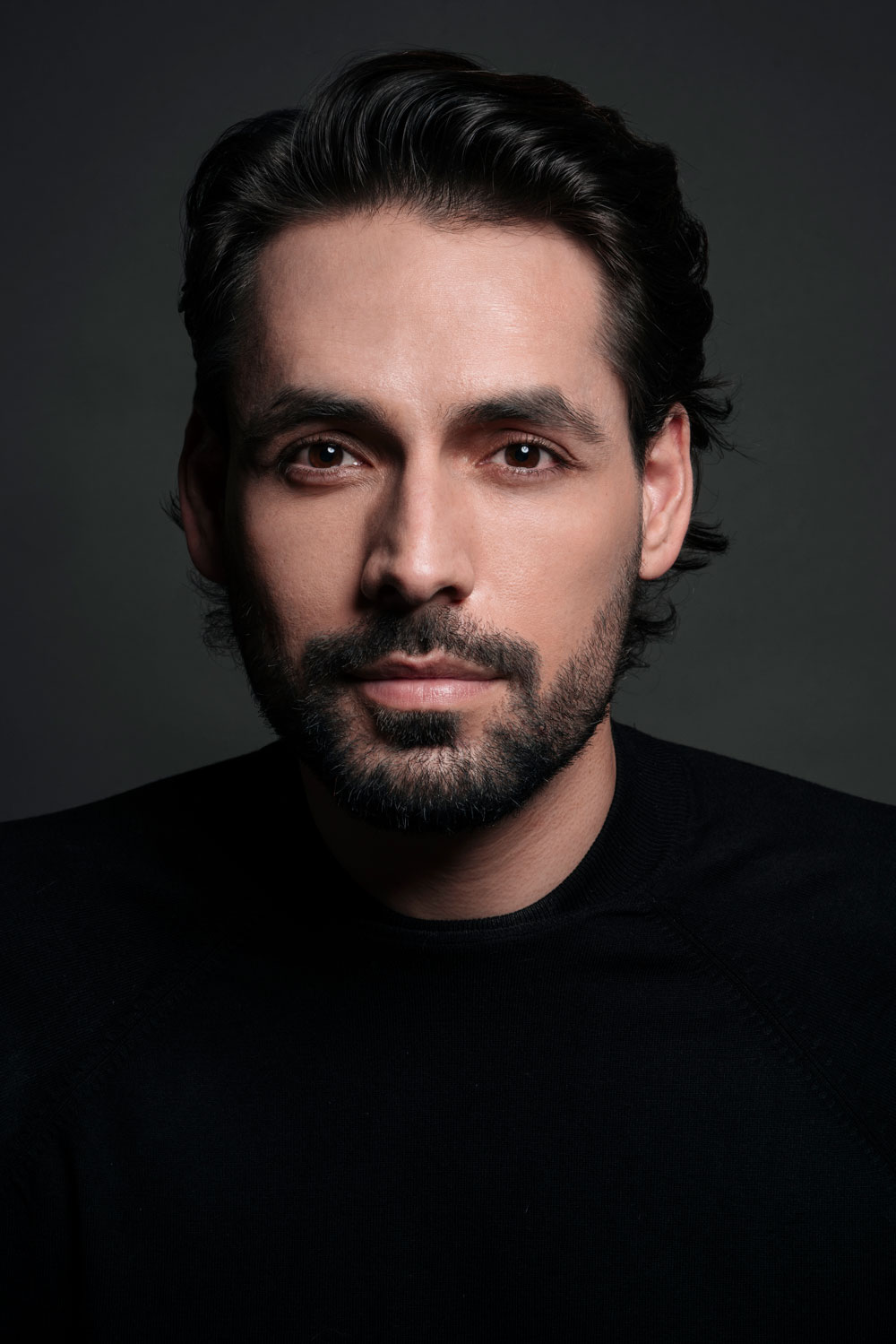 ALEJANDRO OLIVA - Professional Headshot