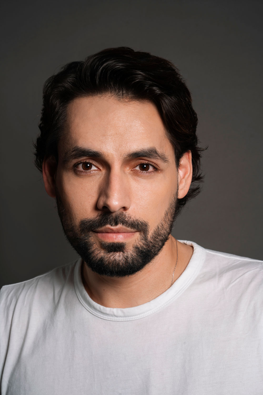ALEJANDRO OLIVA - Professional Headshot