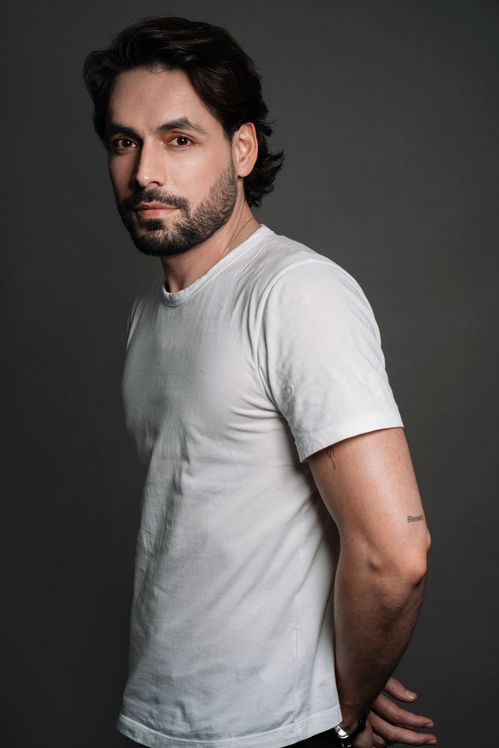 ALEJANDRO OLIVA - Professional Headshot