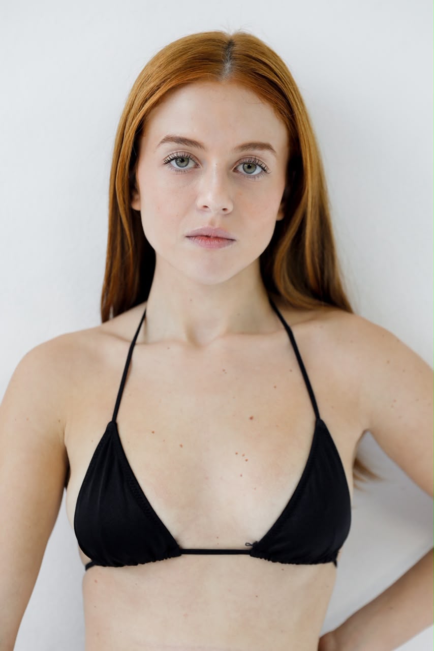 ANDREA ZUCKERMAN - Professional Headshot