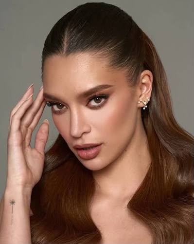 CAMILA CANTO - Professional Headshot