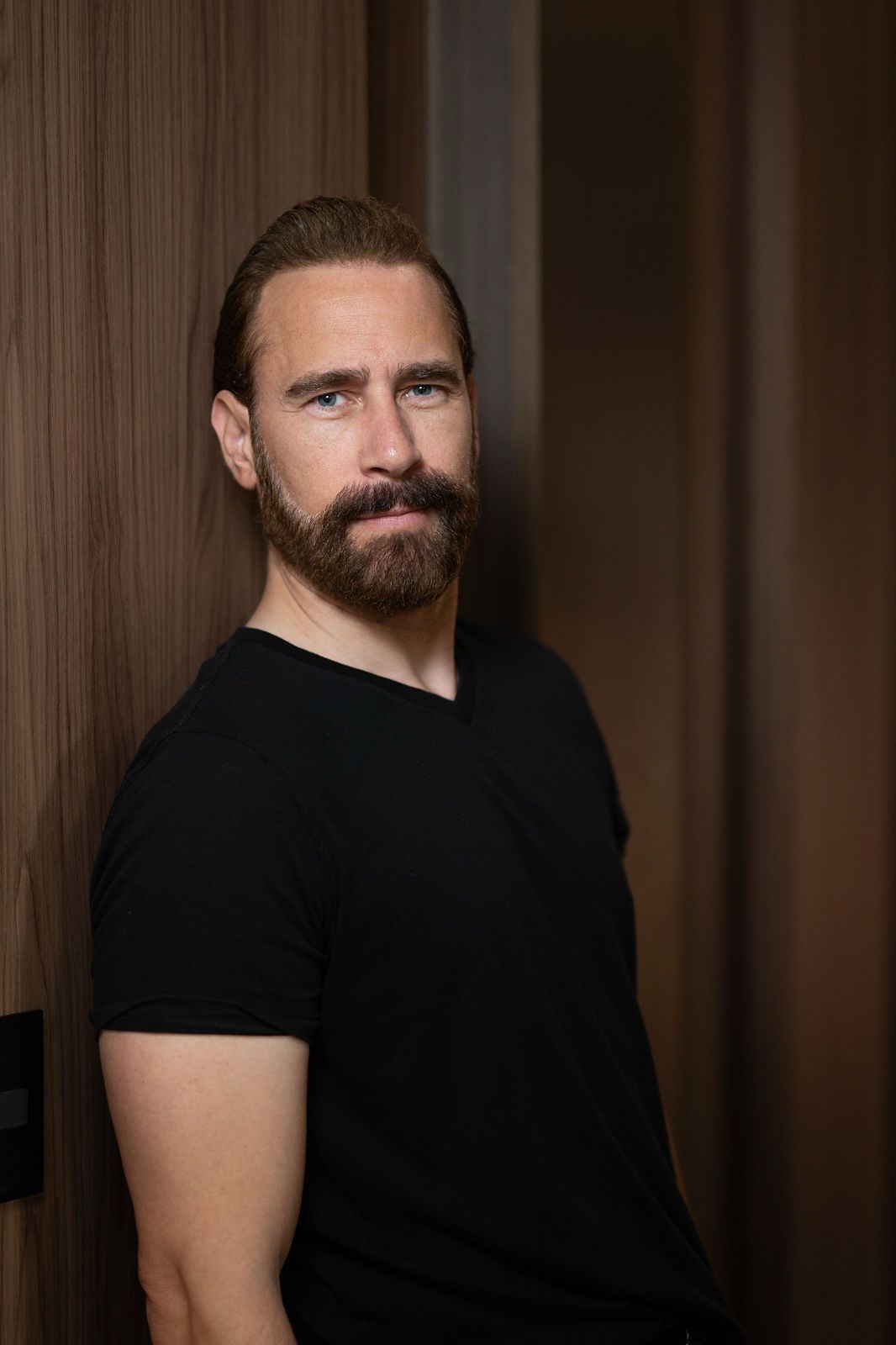 CARLOS DE LA MOTA - Professional Headshot