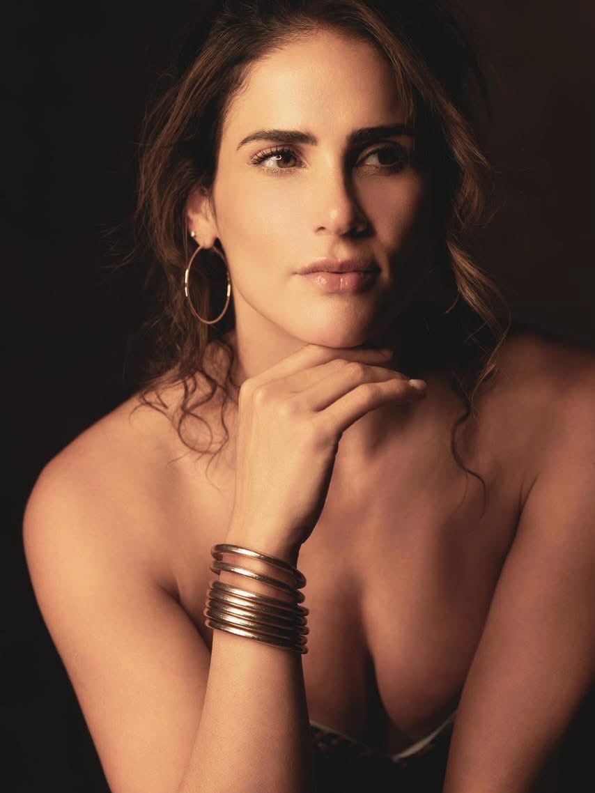 EVA CENDEÑO - Professional Headshot