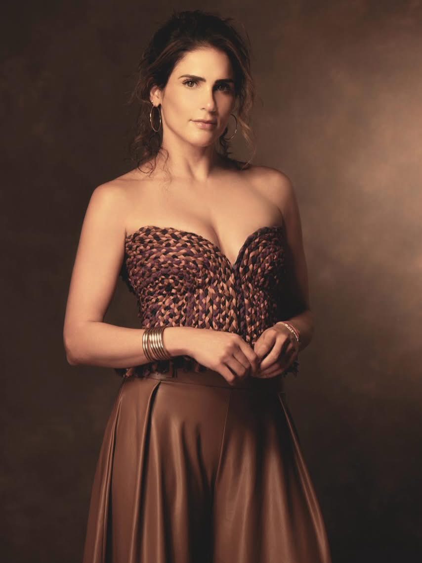 EVA CENDEÑO - Professional Headshot