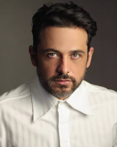 Gustavo Egelhaaf - Professional Headshot