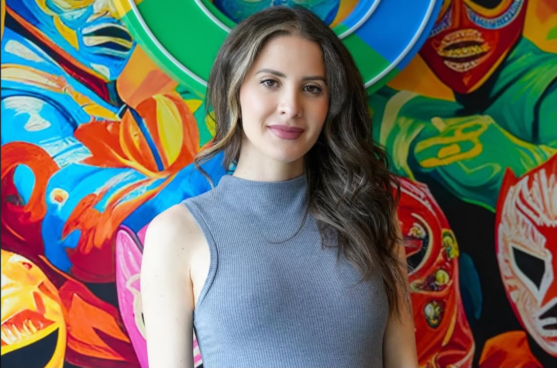 IVANA DE MARÍA - Professional Headshot