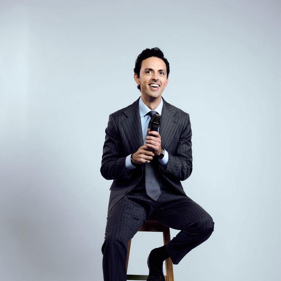 JOSÉ RAMONES - Professional Headshot