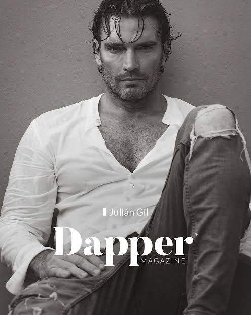 Julián Gil - Editorial
