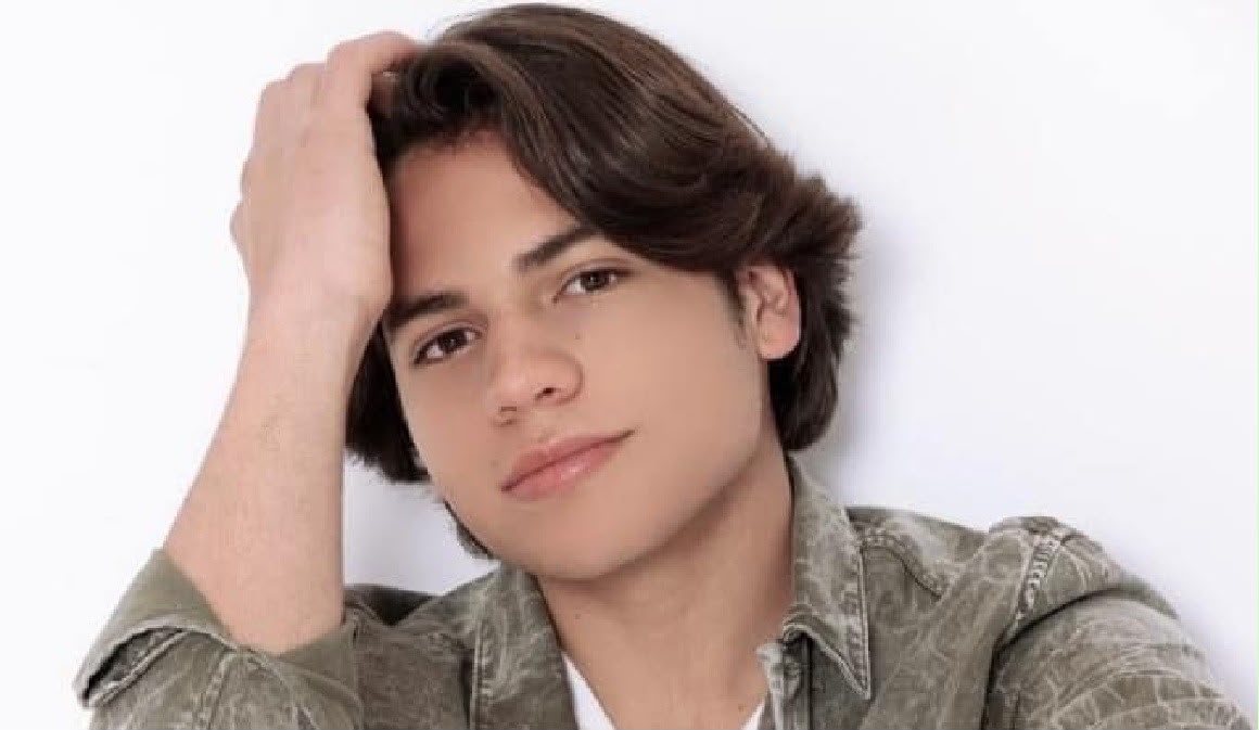 MATEO CAMACHO - Professional Headshot