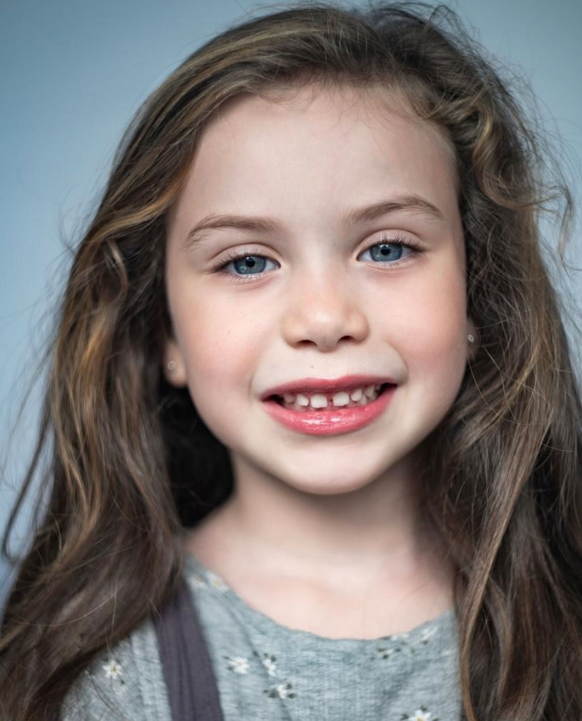 OLIVIA ARAY - Professional Headshot