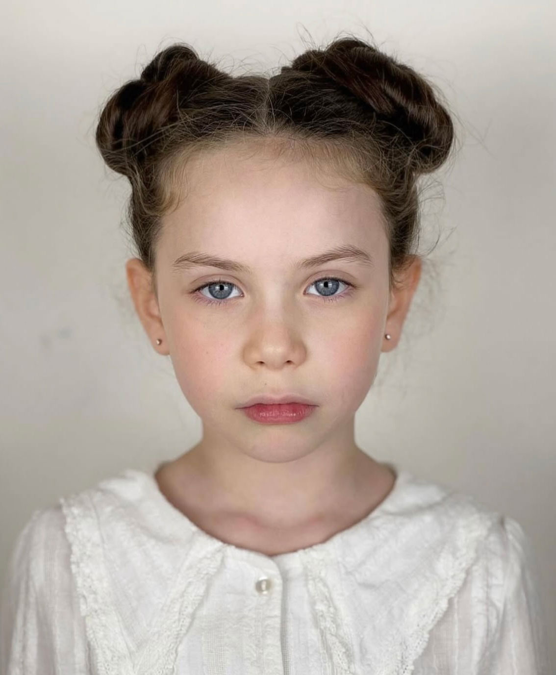 OLIVIA ARAY - Professional Headshot