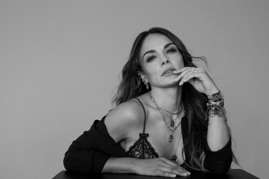 ROSSANA NÁJERA - Professional Headshot