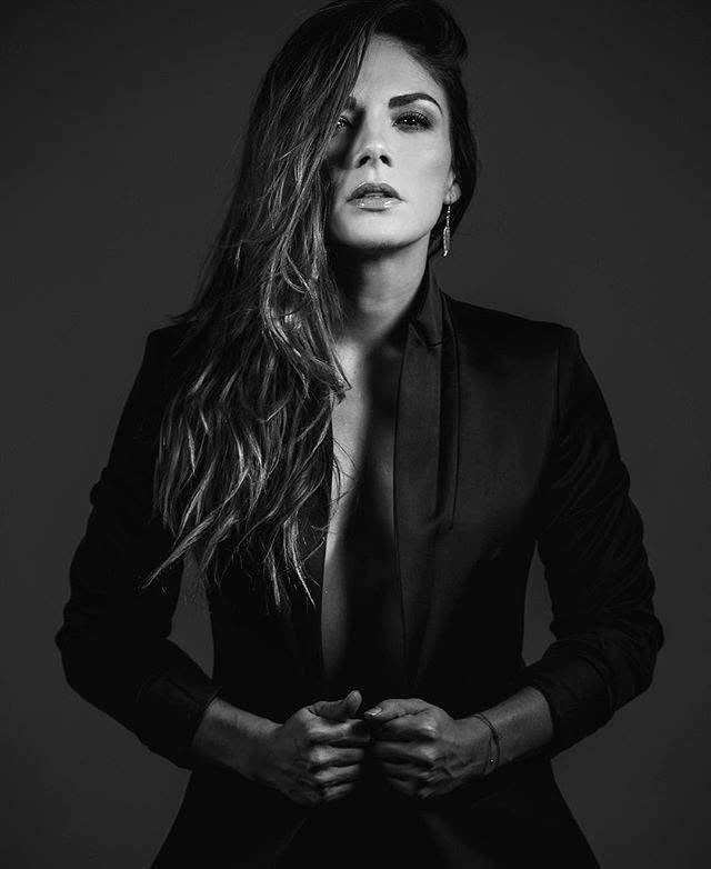 ROSSANA NÁJERA - Professional Headshot