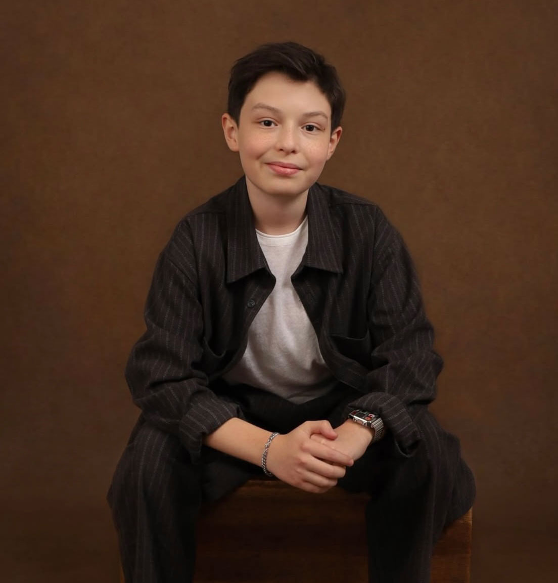 SANTIAGO ARAY - Professional Headshot