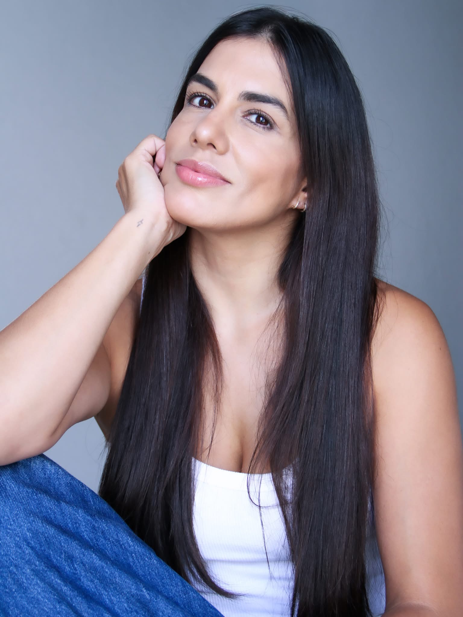TANIA LIZARDO - Professional Headshot
