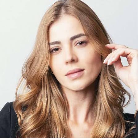 THUANY MARTINS - Professional Headshot