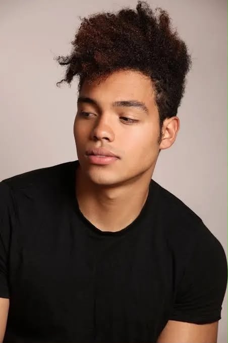 VÍCTOR VARONA - Professional Headshot